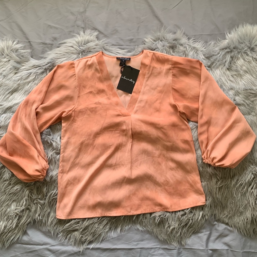 A Love Story NWT Woven Long Sleeve Melon V Neck Size Medium Blouse Top